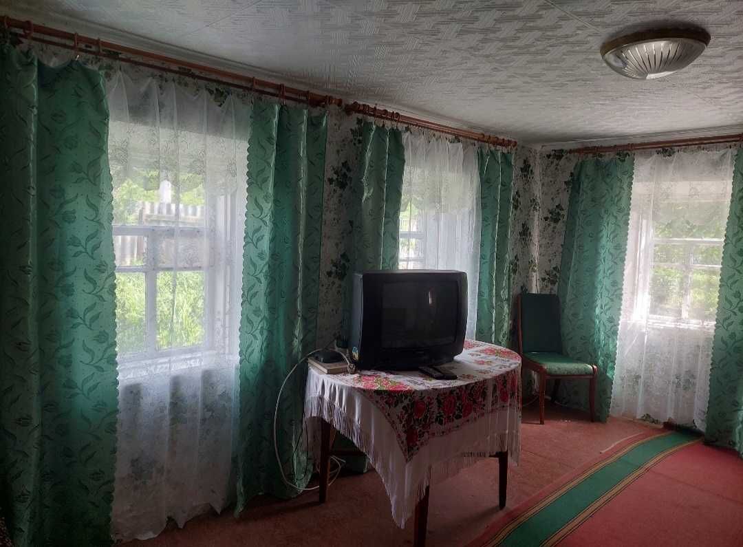 Будинок (дом), ділянка (участок)