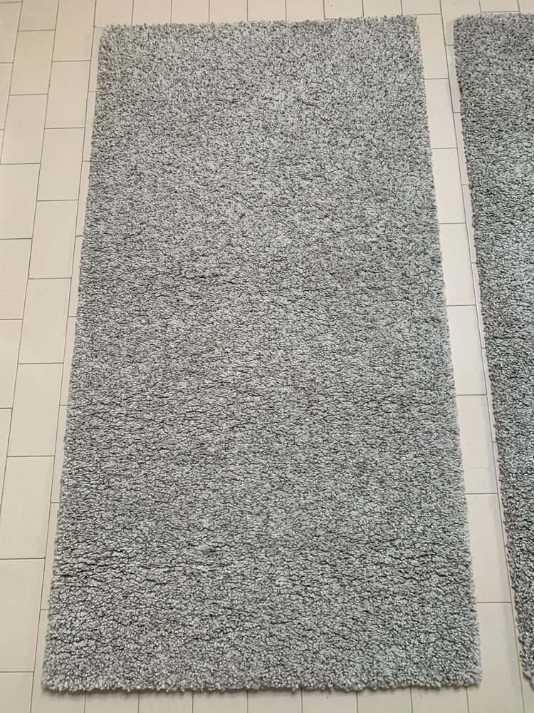 Dois Tapetes do Ikea modelo Alhede em cor beje