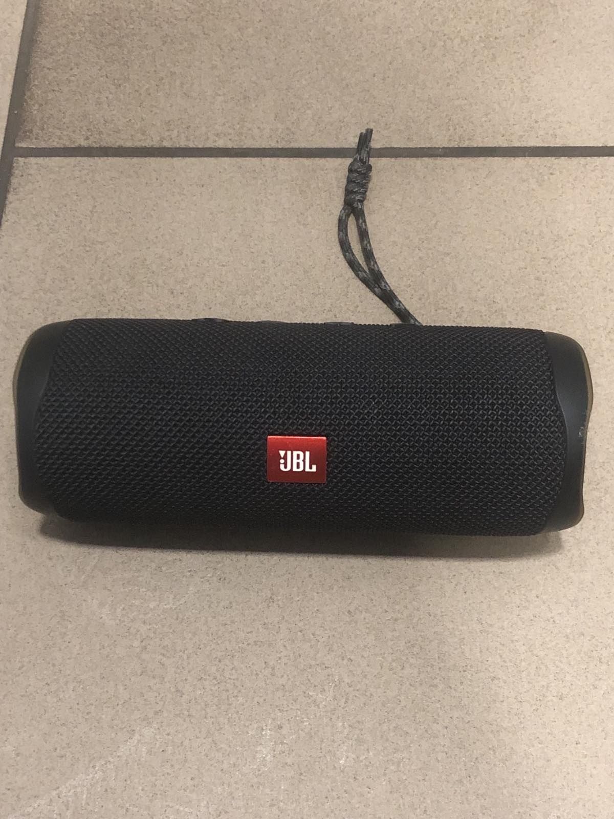 Портативна колонка JBL Flip 5