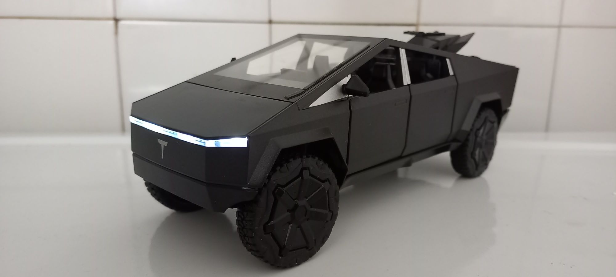 Tesla Cybertruck  miniatura esc 1/24