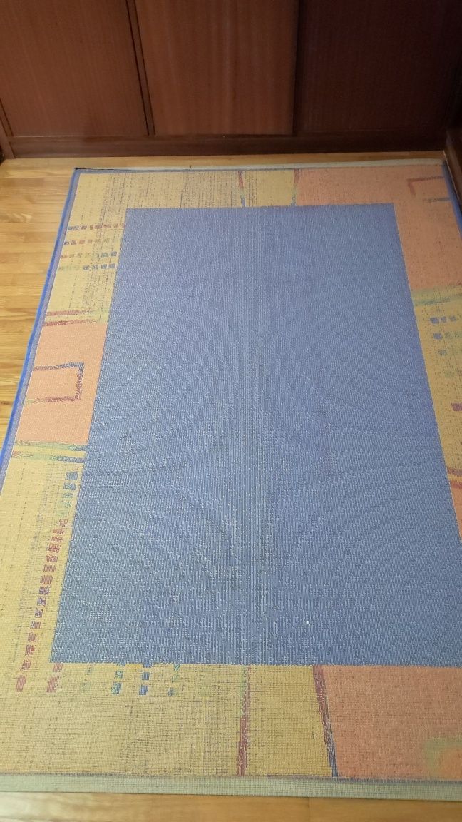 Tapete com 197 X 137 cm