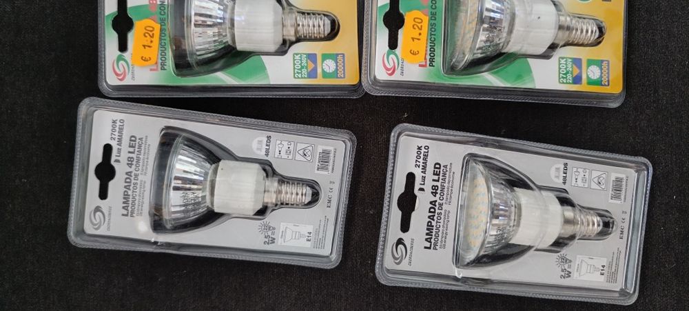4 lâmpadas 48 LED's cada. Novas