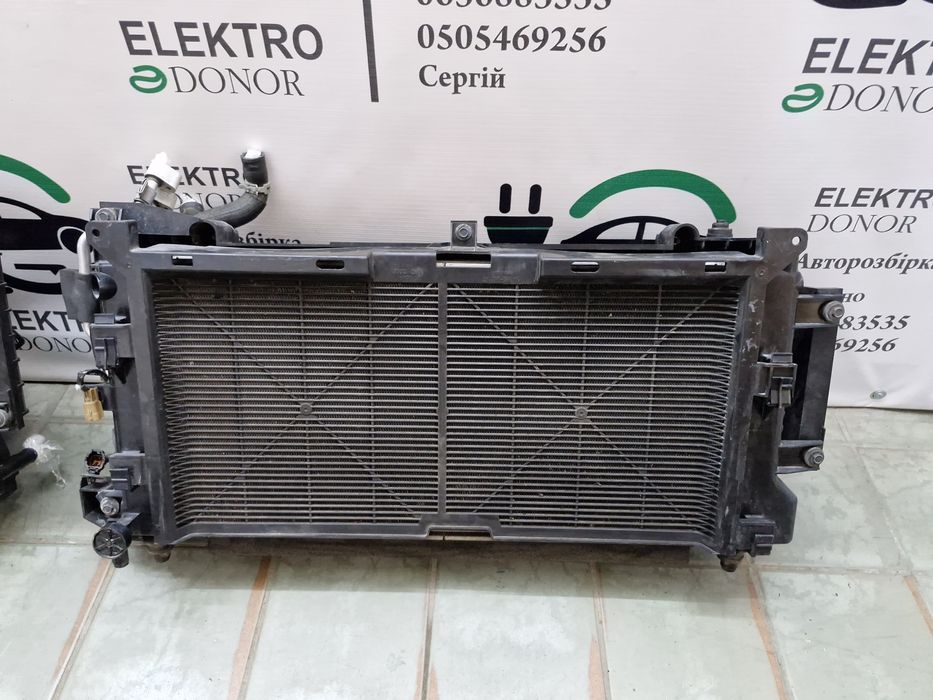 Радіатор касета радіаторів дифузор вентилятори Nissan Leaf 18-25 р.в.