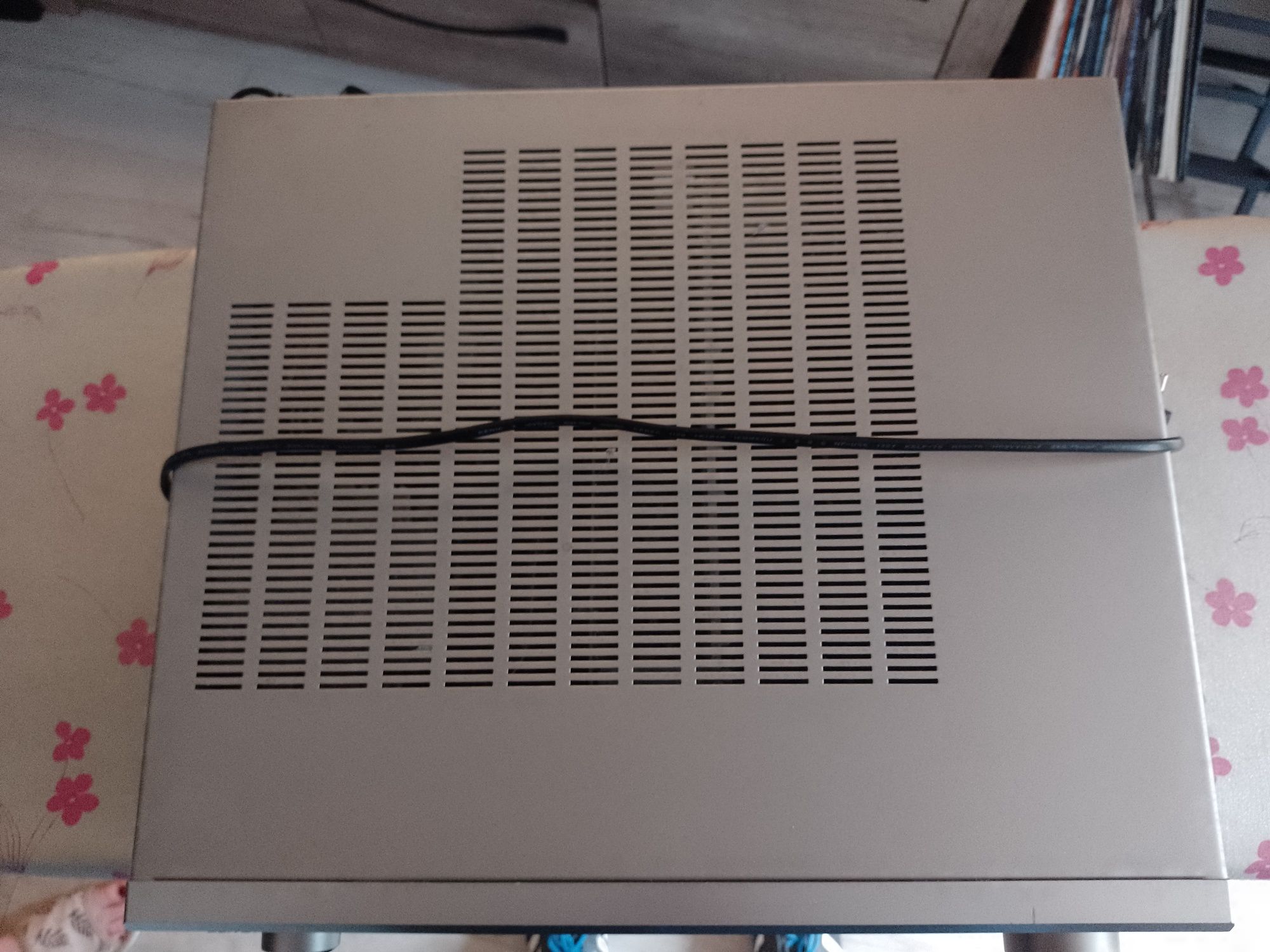 Amplituner Denon