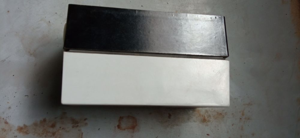 Автоматичний вимикач захисту двигуна