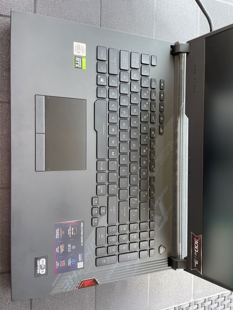 Róg strix scar 17 laptop gamingowy