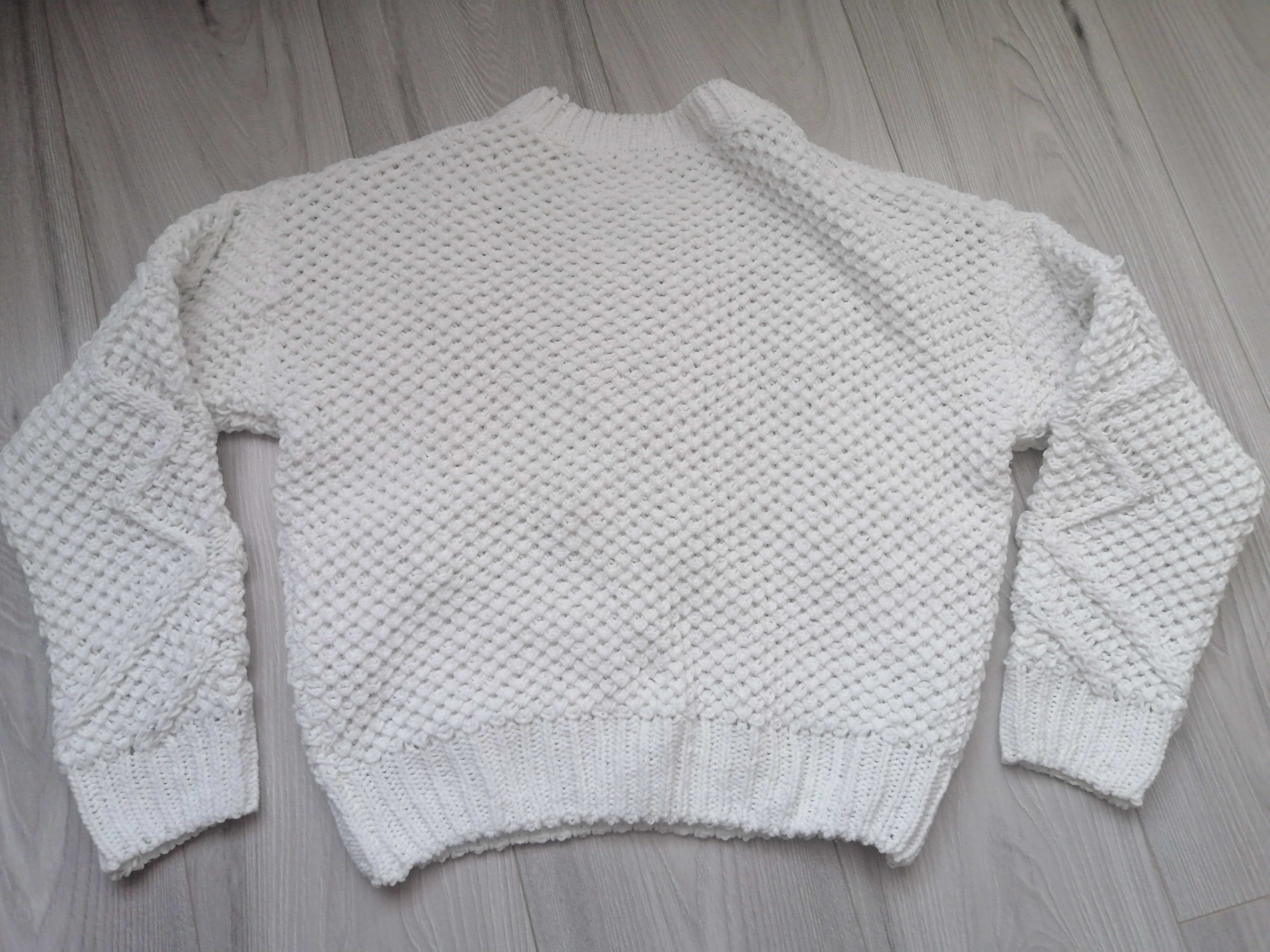 Gruby sweter firmy Destination dla dziewczynki w rozmiarze 146/152 cm