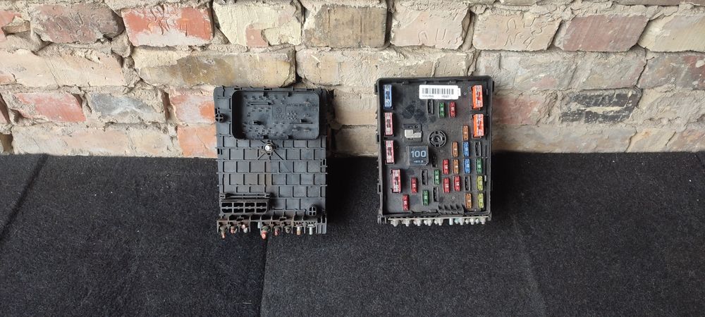 Блок запобіжників Пасат Б6 блок предохранителей Passat B6 3C0937125