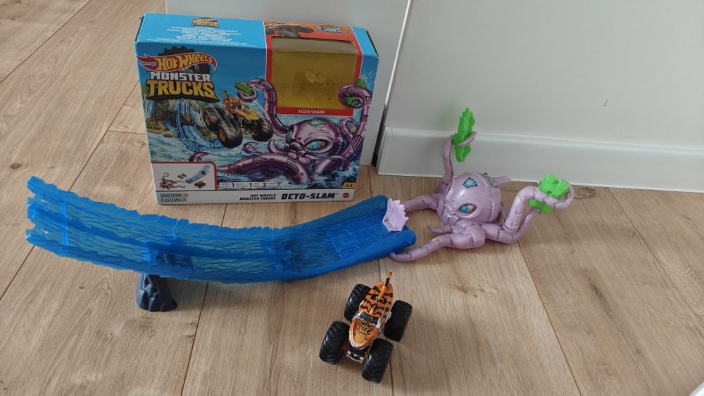 Hot wheels monster truck ośmiornica