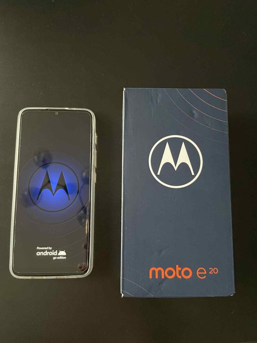 Telefon smartphone Motorola moto e20 2/32GB Graphite Gray nowy