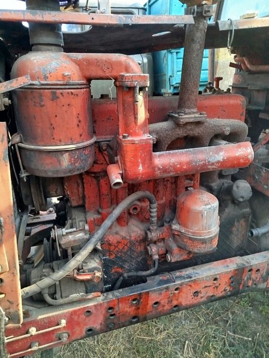 Продам трактор ЮМЗ 6 по запчастям