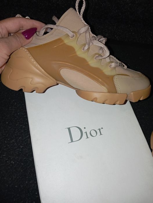 Продам кроссовки