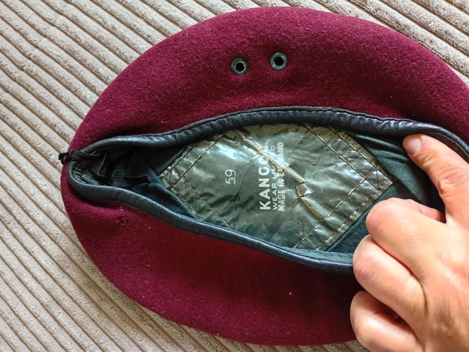Brytyjski beret desant rozmiar 59 cm
Beret jest w stanie dobrym widocz