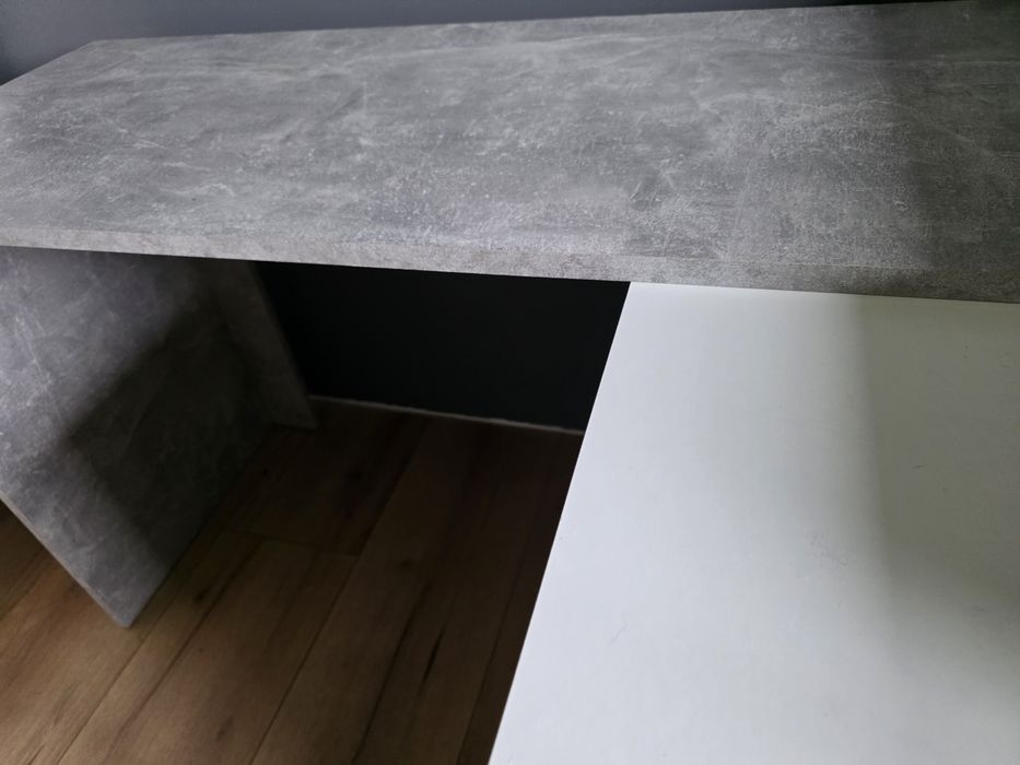 Biurko narożne ze zmianą pozycji białe