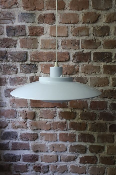 Biała Duńska lampa wisząca Aaen vintage space age