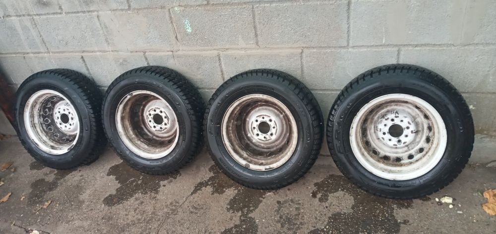 Продам комплект зимової резини р13