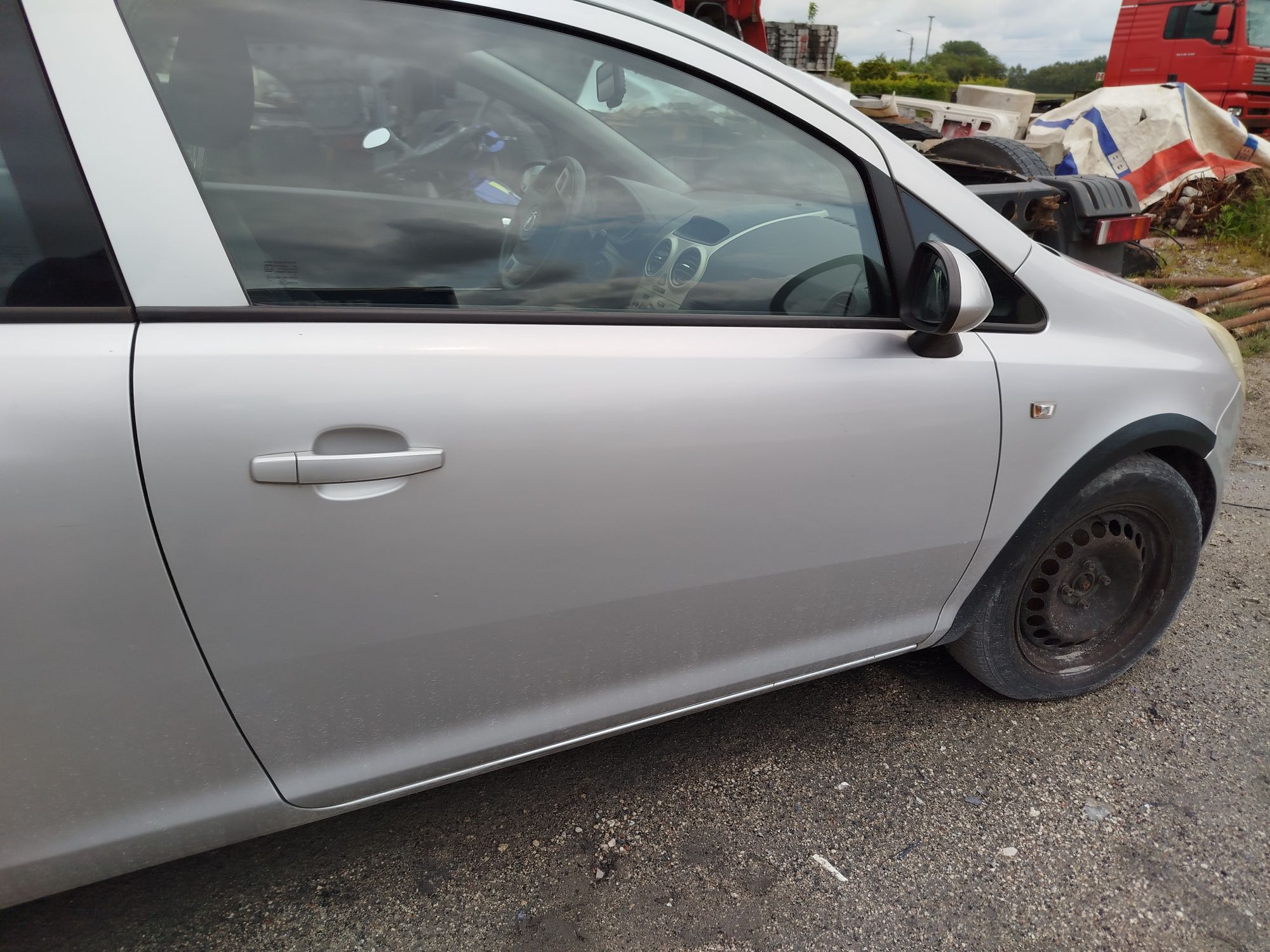 Corsa D Z157 3D drzwi lewe prawe stan bdb wysyłka