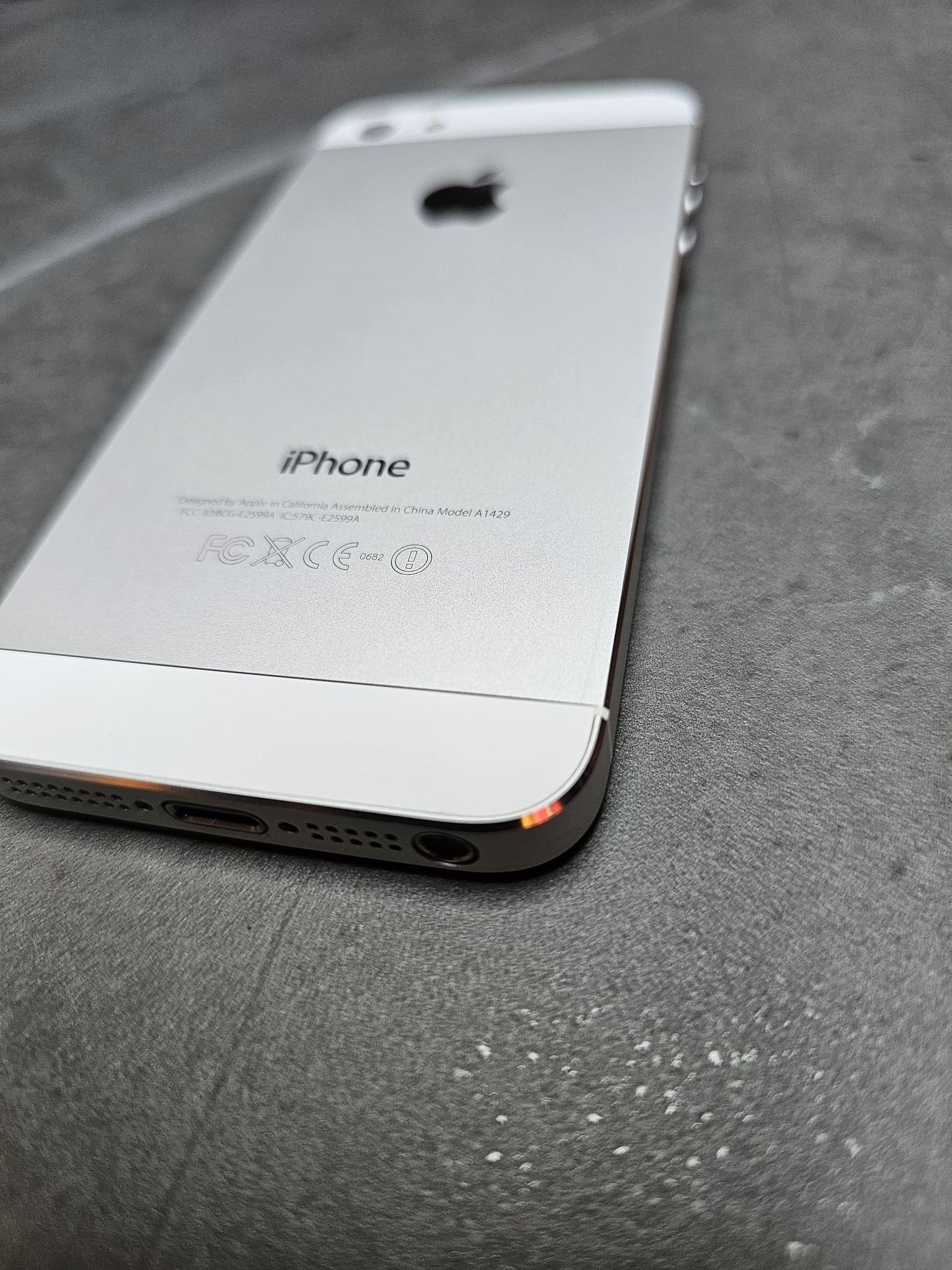 Iphone 5 32g w doskonałym stanie