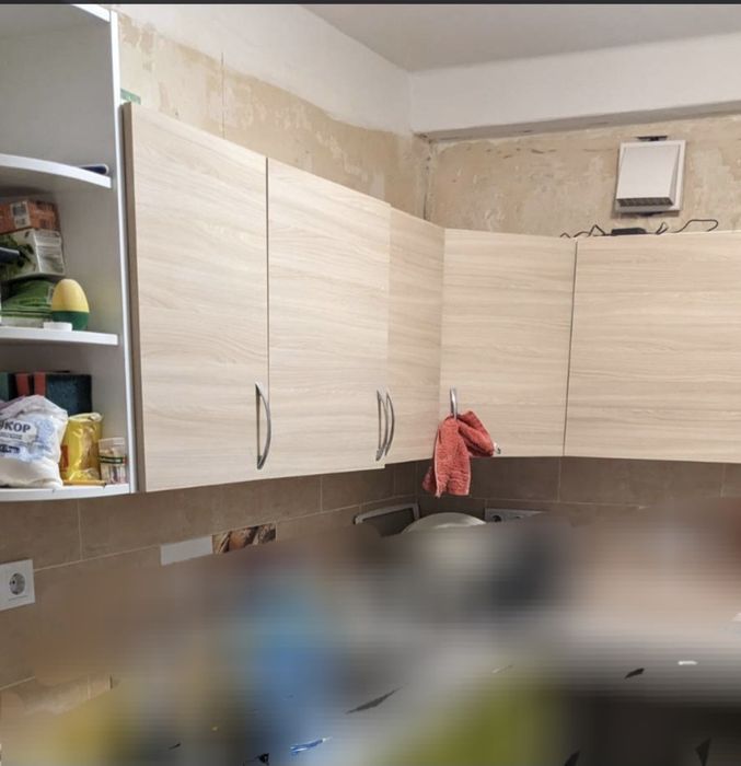 Нависні кухонні шкафи