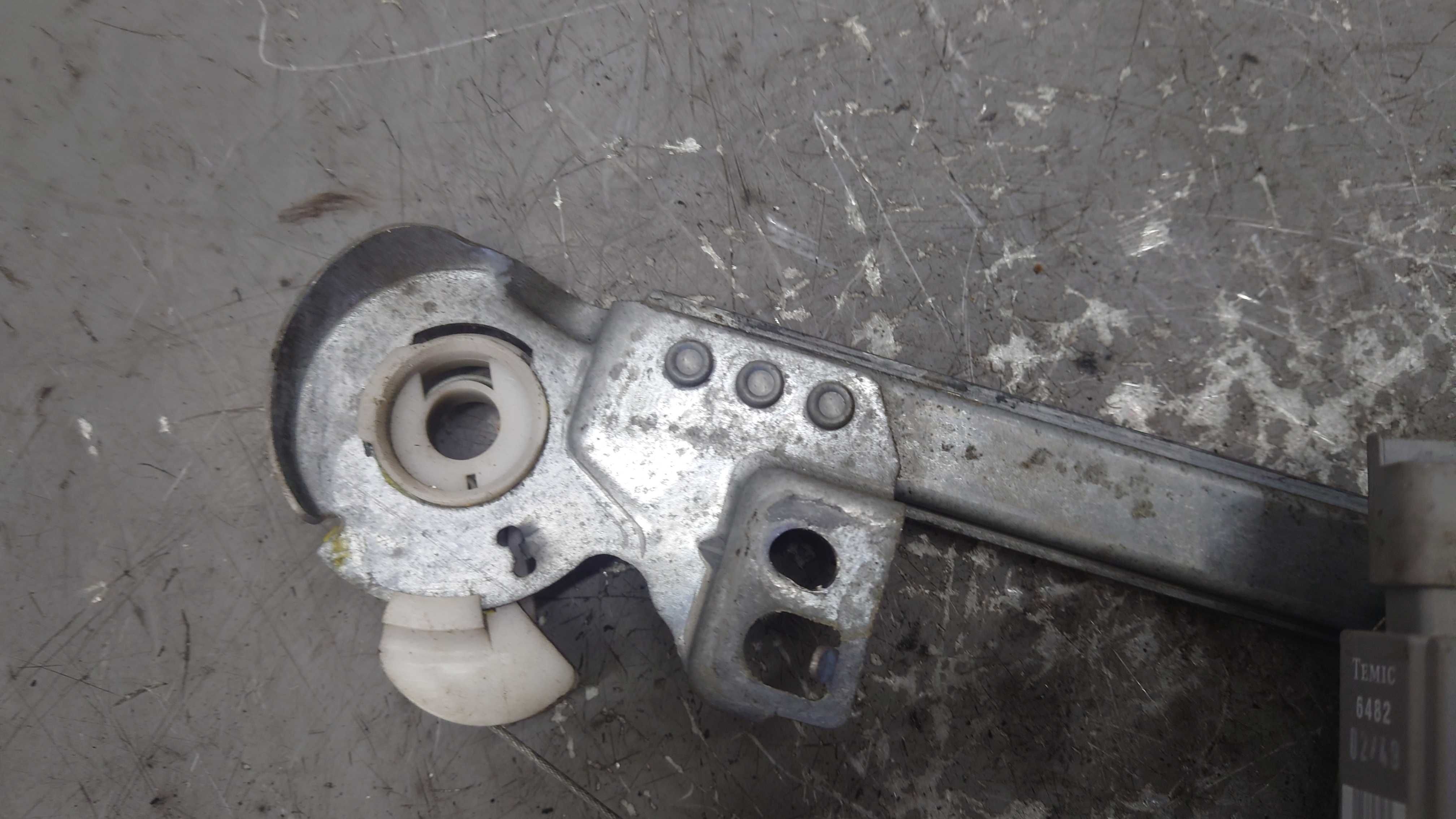 Peugeot 307 SW Kombi Podnośnik Mechanizm Silniczek Szyby Prawy Tył PT