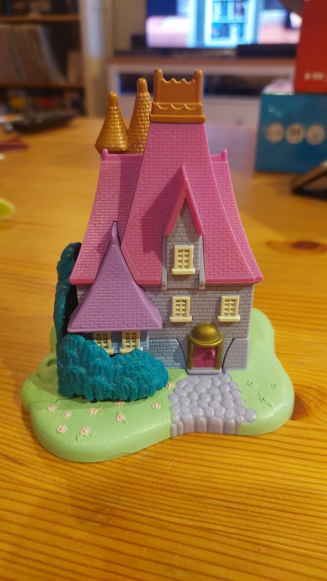 Polly Pocket Cinderella Stepmother's House - 1995 with two original do