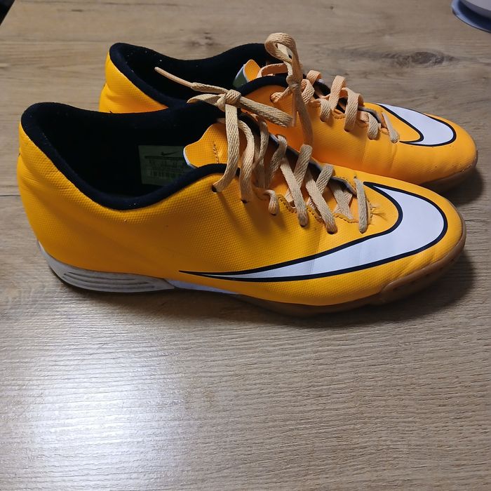 Buty Nike halówki rozmiar 42