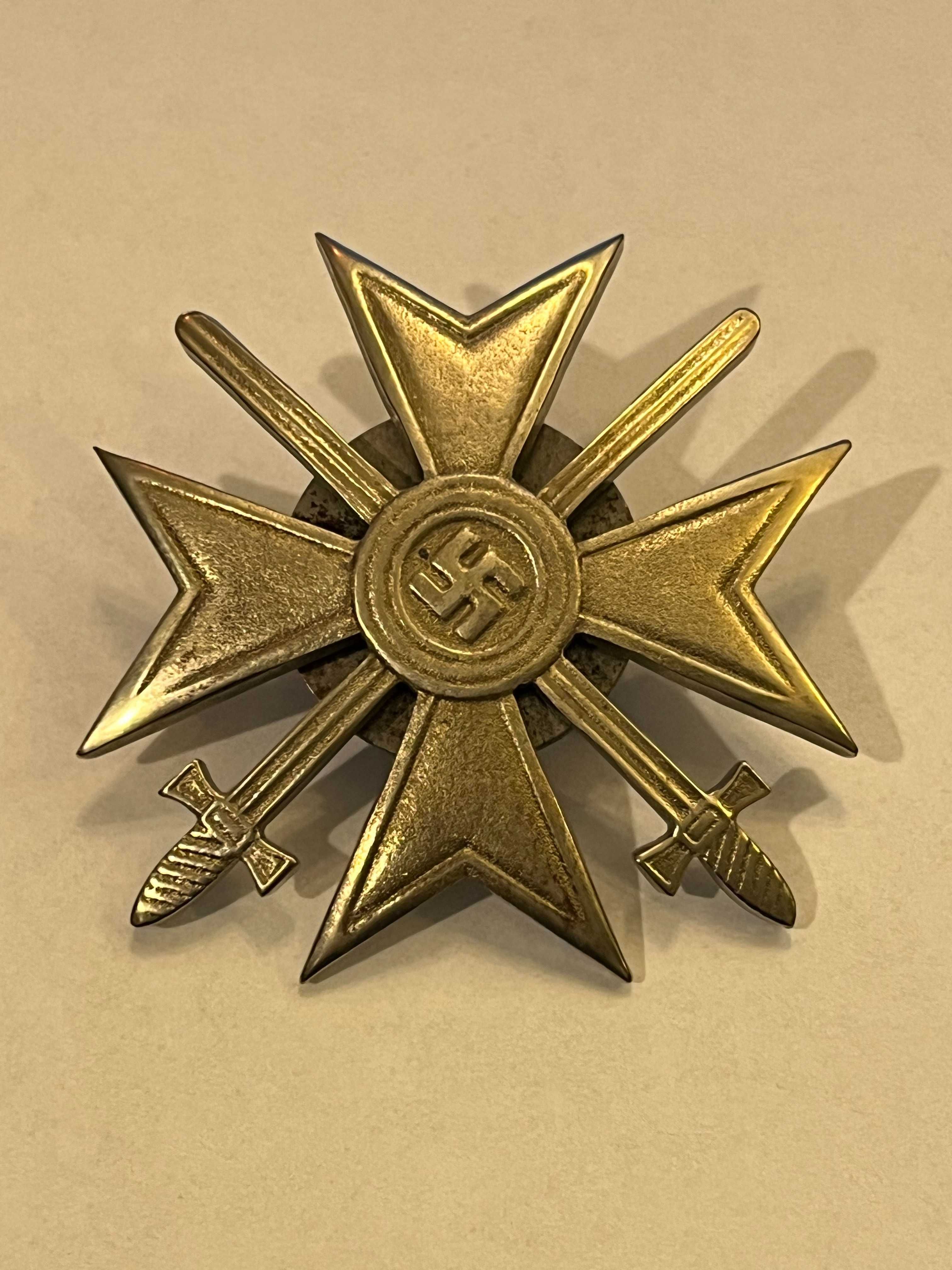 Krzyż Zasługi Wojennej z Mieczami , III Rzesza