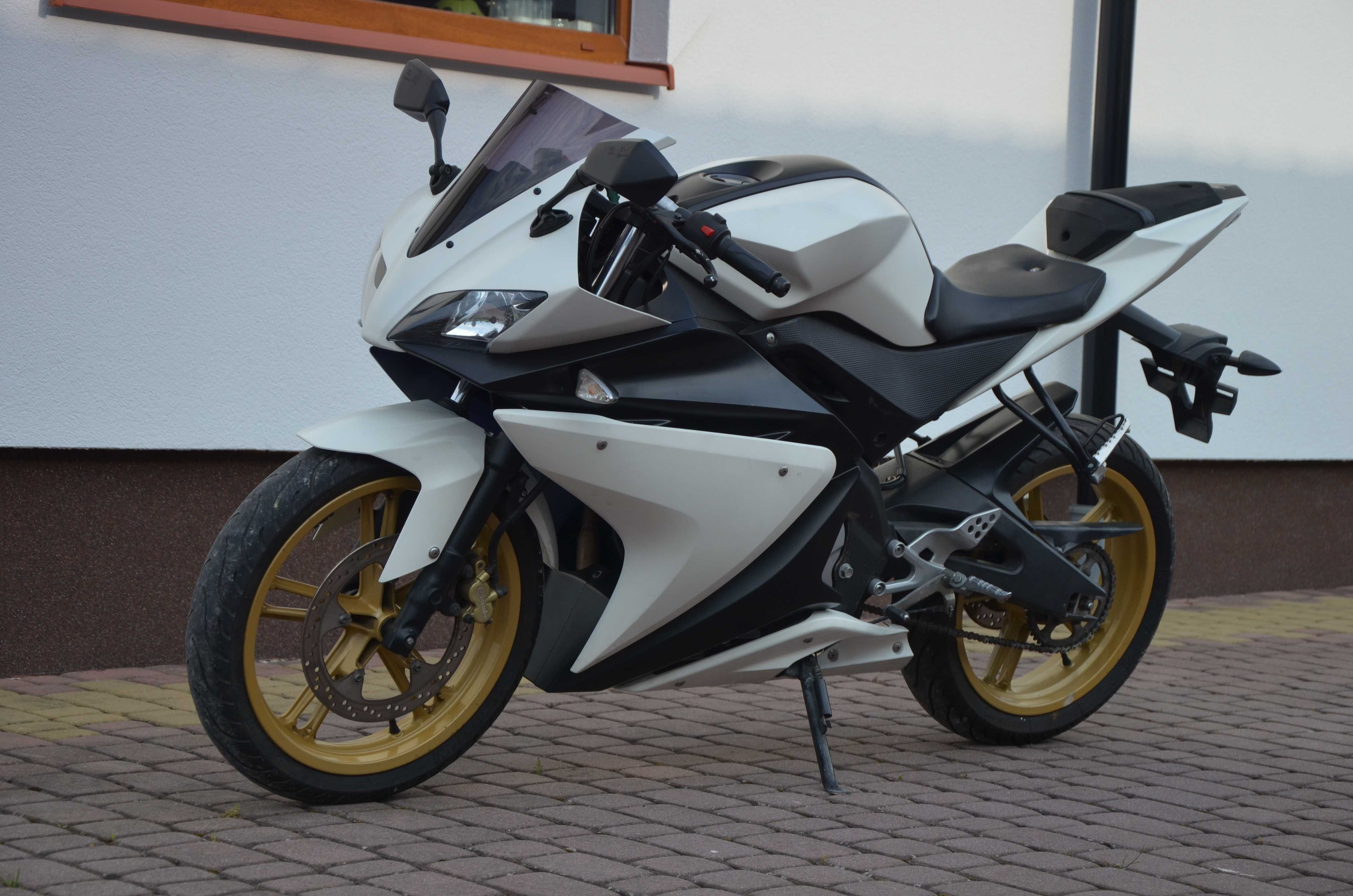 yamaha yzf r125 rok 2012