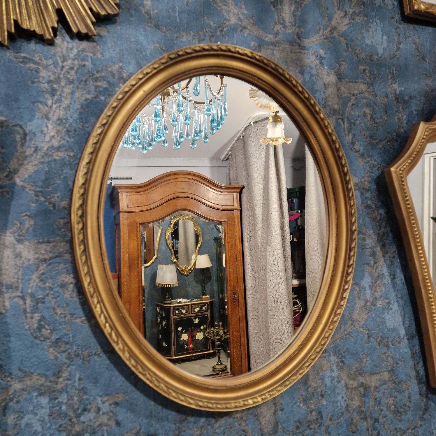 Piękne stylowe lustro w złotej ramie nr 16