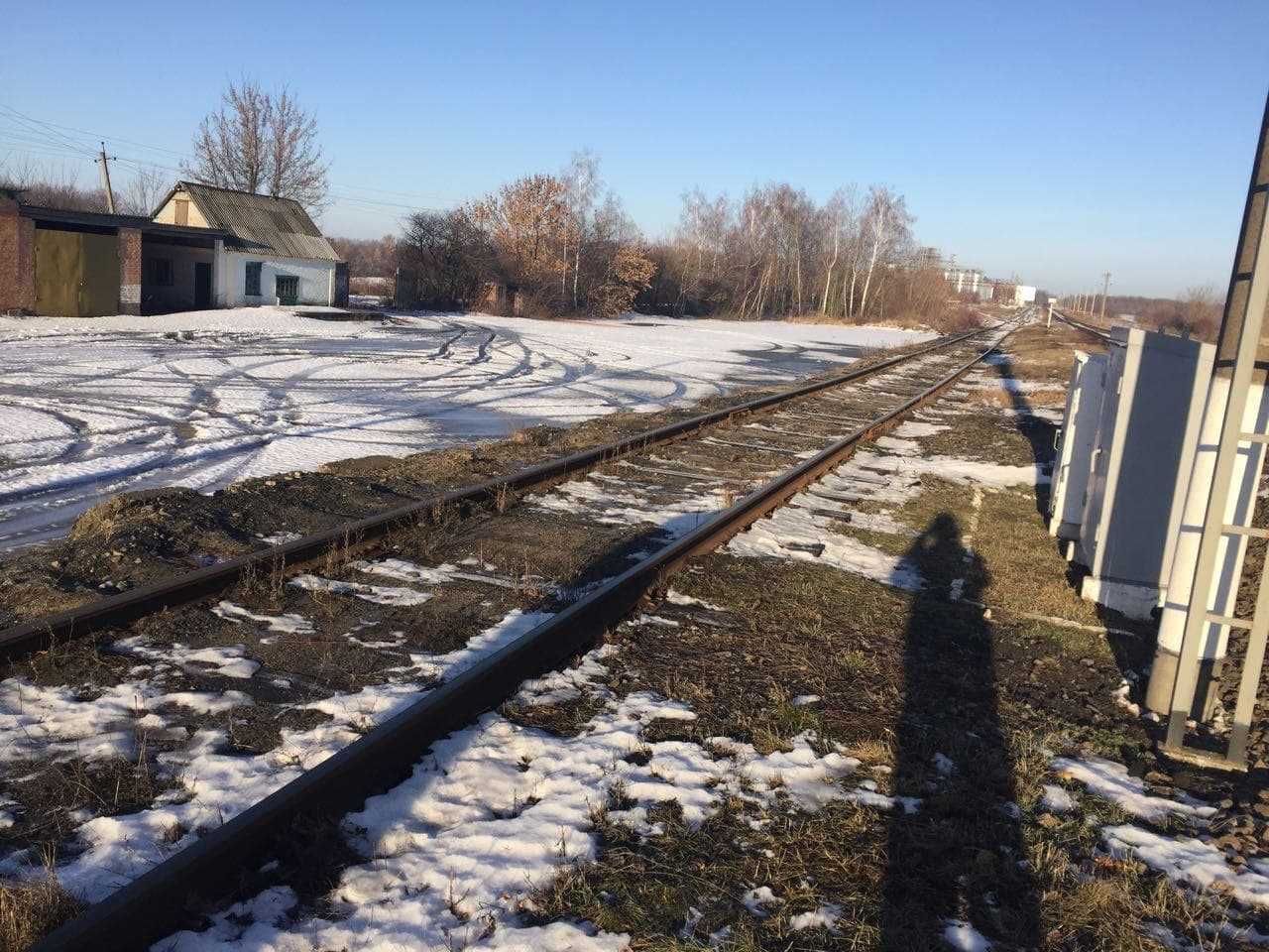 Территория 41.5 сотка, бывший угольный склад, возле ЖД ветки и весовой