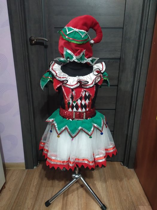 Платья и костюмы для праздников