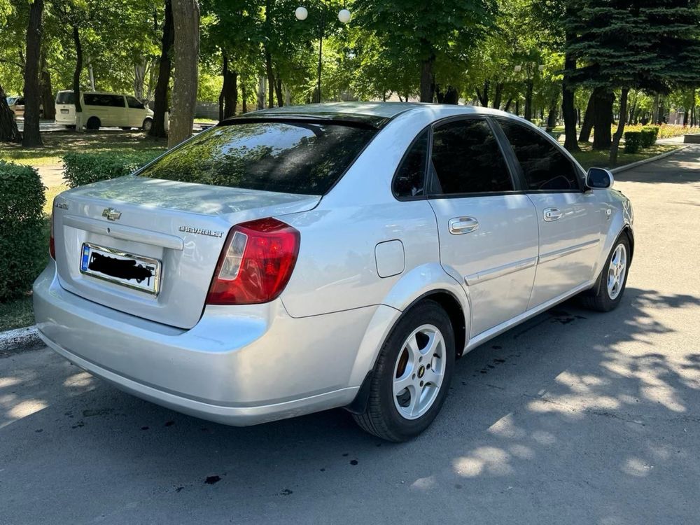 Продам Chevrolet Lacetti 1.8