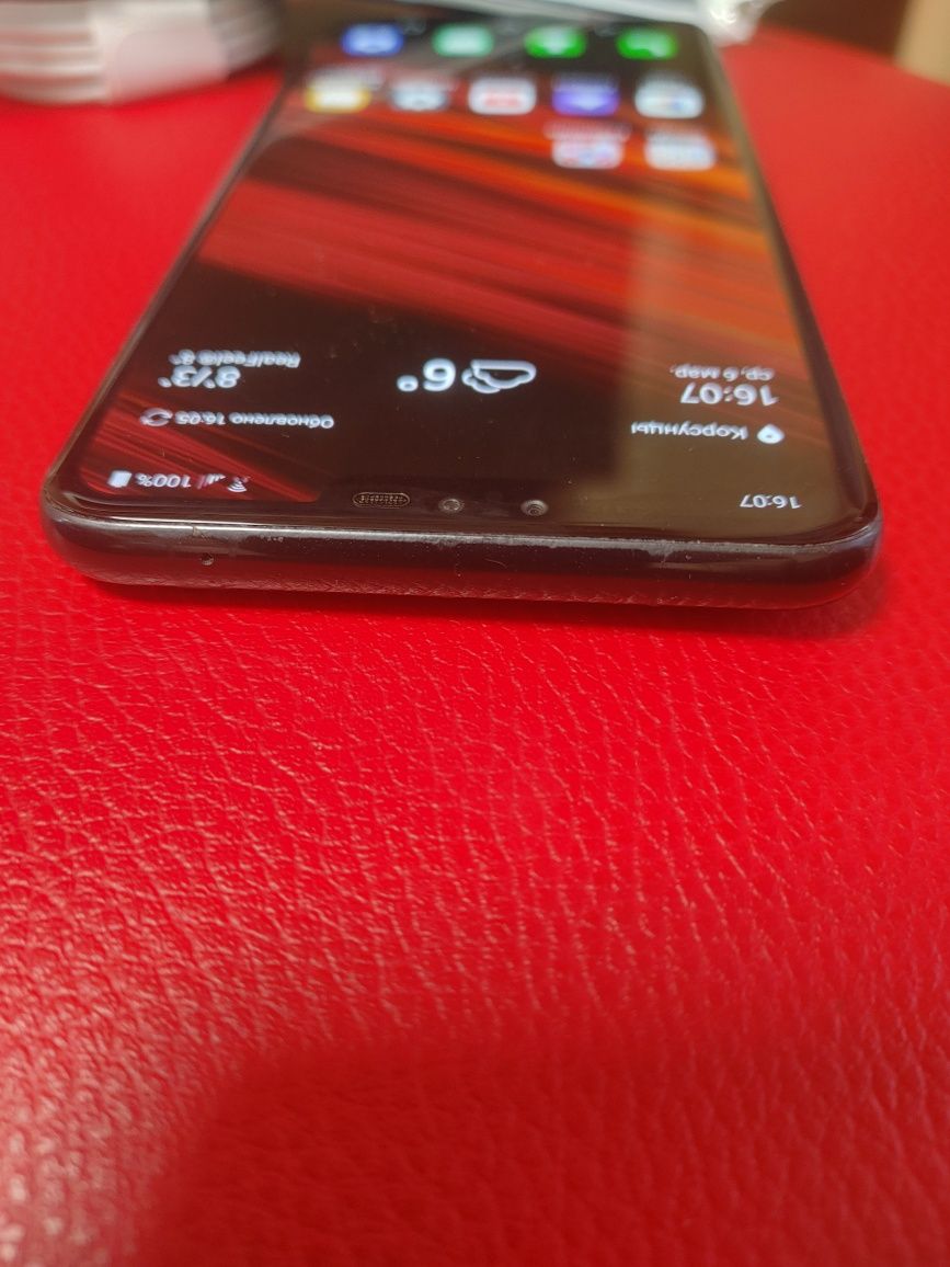 LG V50 ThinQ ,6RAM128gb