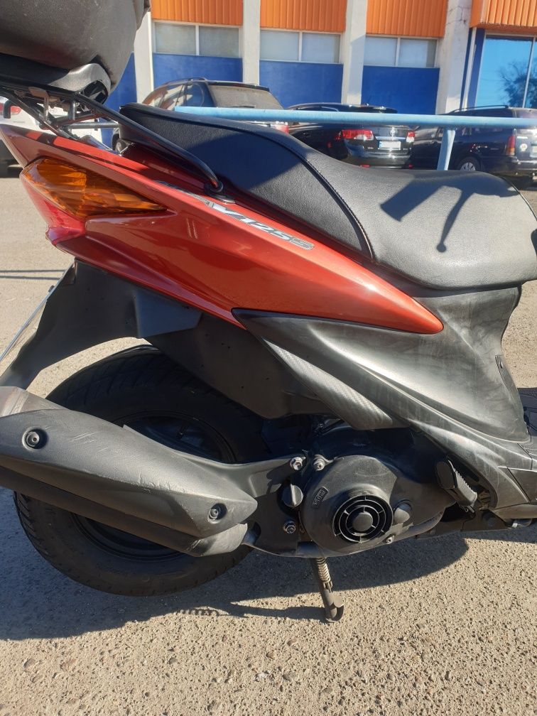 Продам срочно  suzuki address V125S