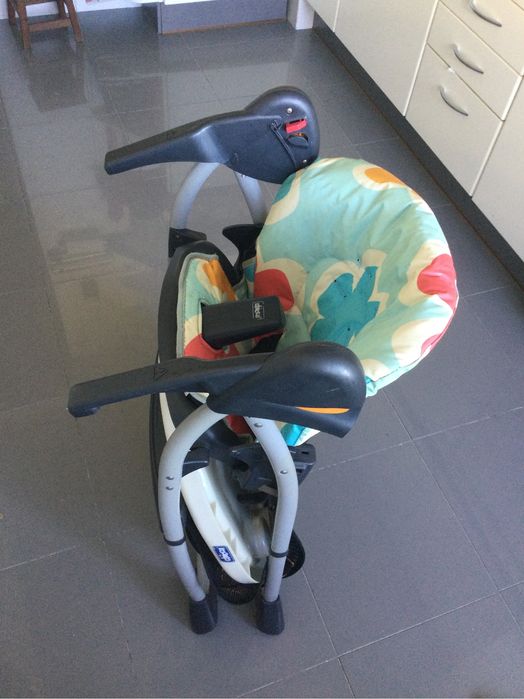 Cadeira de bébé para comer