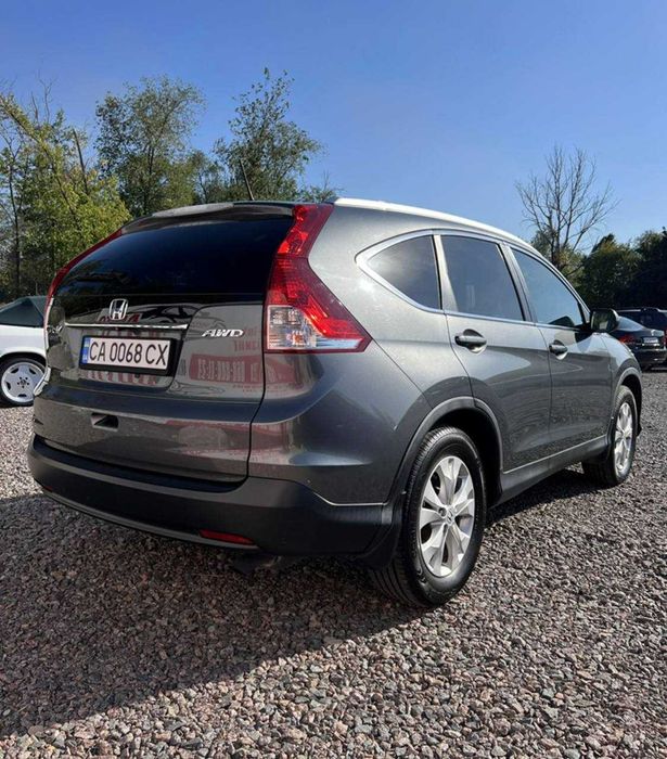 Автомобіль Honda CR-V 2013 року в ідеальному стані