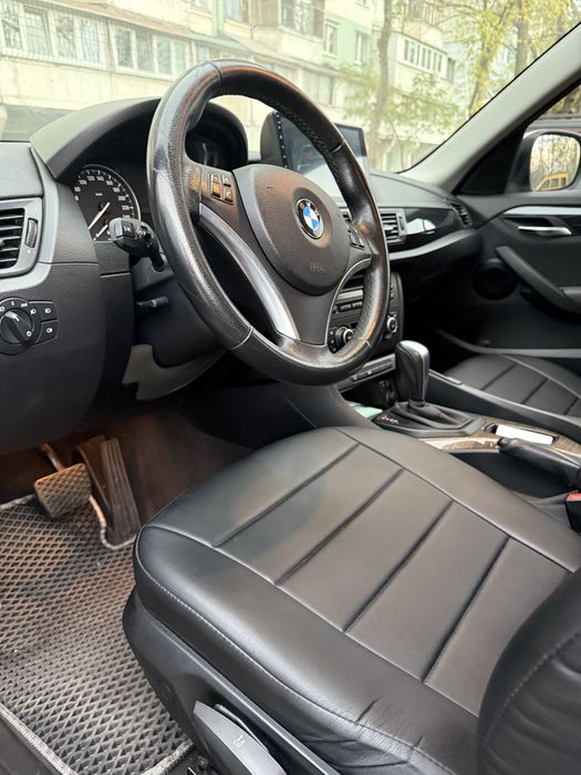 Bmw x1 2011 2.0 автомат