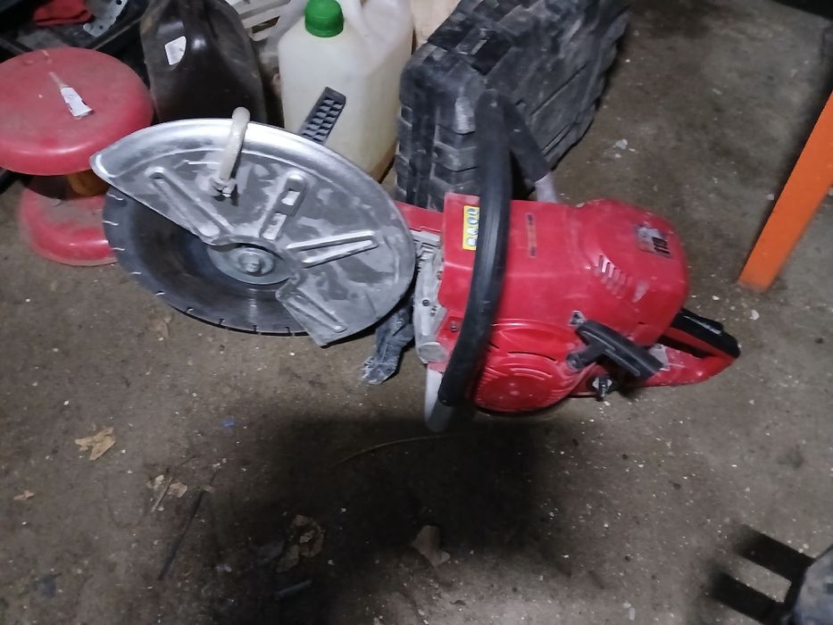 Piła do betonu , stali spalinowa