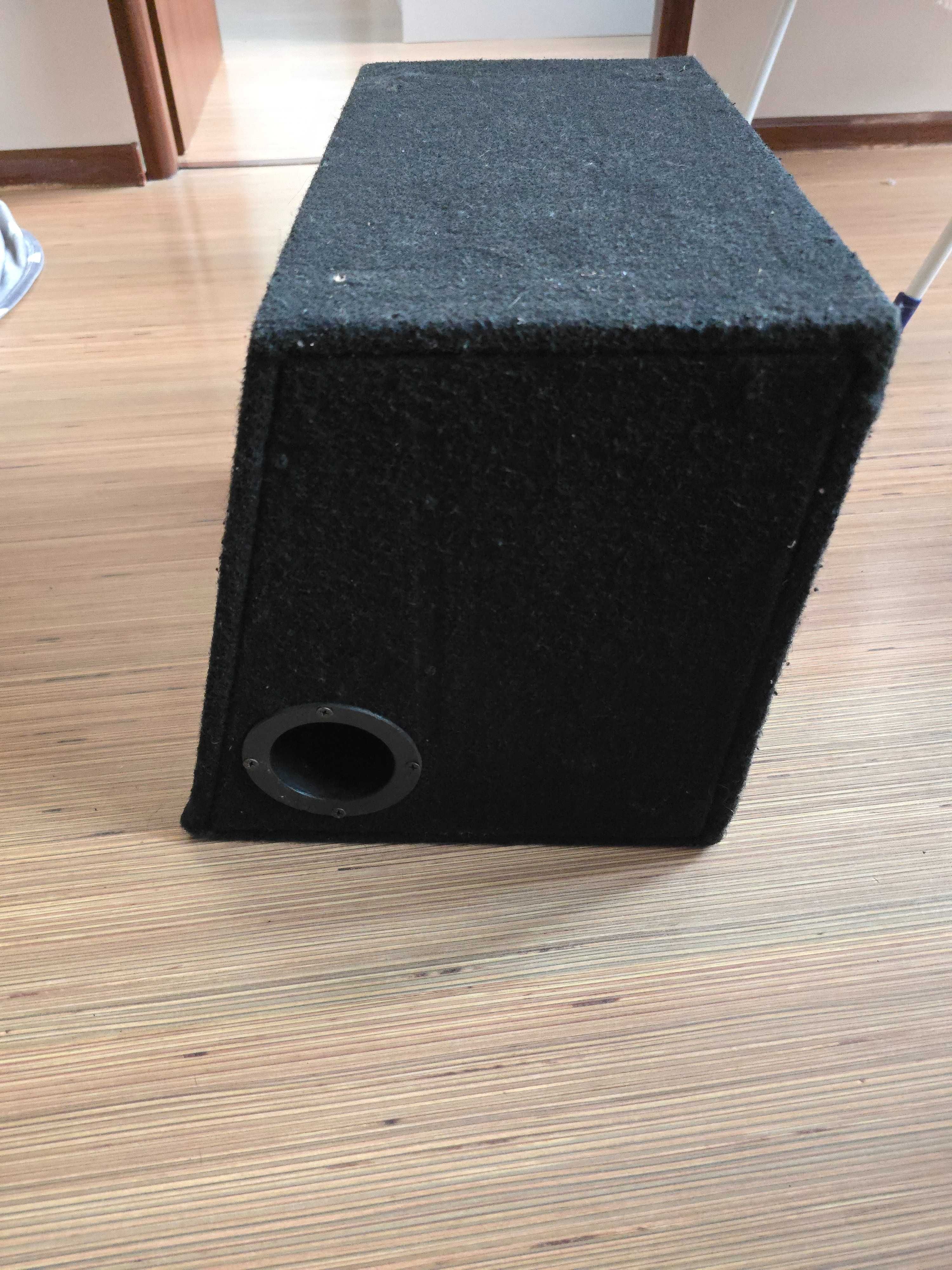 Skrzynia basowa z głośnikiem Soundstream  250W subwoofer tuba 2/8ohm