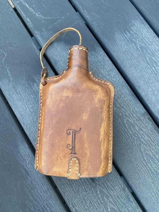 Piersiówka oprawiona w skórę szklana 350ml