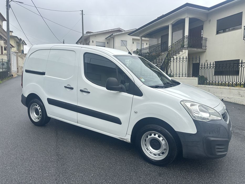Peugeot Partner 1.6 HDI 3 Lugares  Nacional