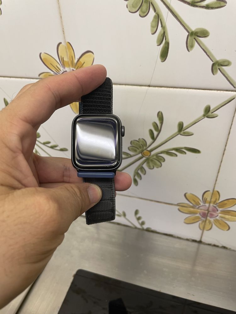 Apple watch series 4 40m