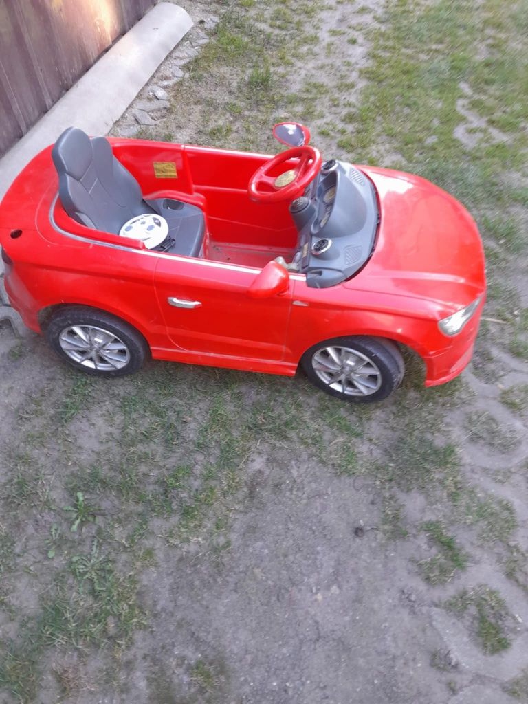 Auto na akumulator AUDI