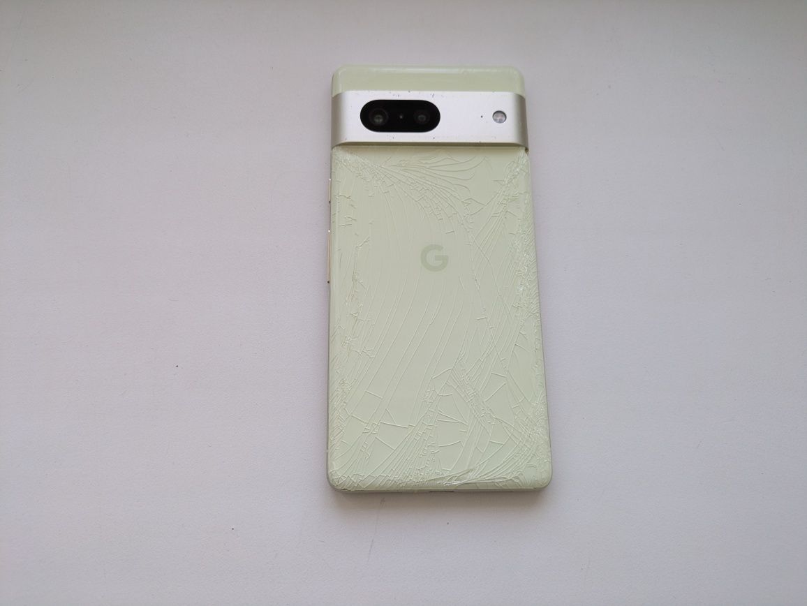 Google Pixel 7 Lemongrass