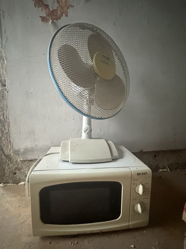 Conjunto ar condicionado e microondas
