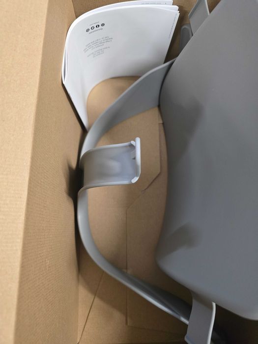Stokke Tripp Trapp – nowy zestaw Storm Grey z akcesoriami