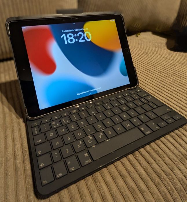 IPad 6 gen. 128GB SIM A1954 + klawiatura Logitech