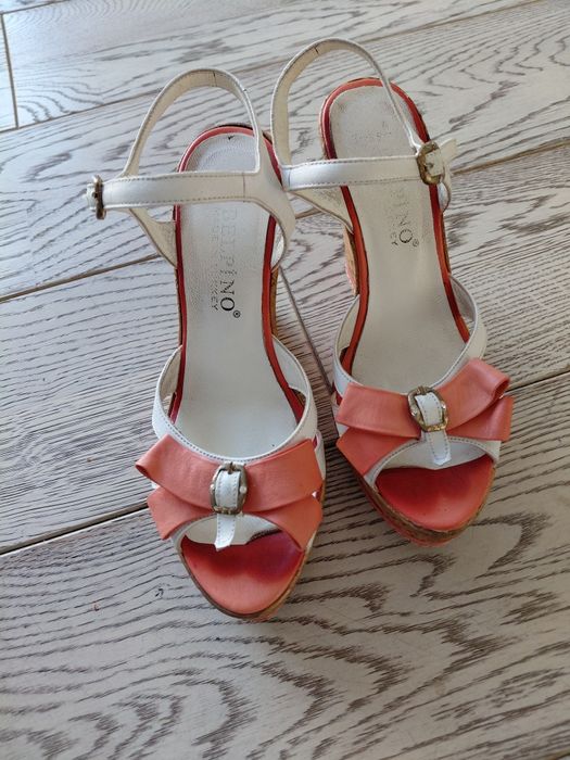 Босоніжки вживані шкіряні