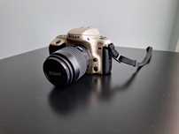 Nikon F50 + Lente 35-80mm + Mala Lowepro Nova 1