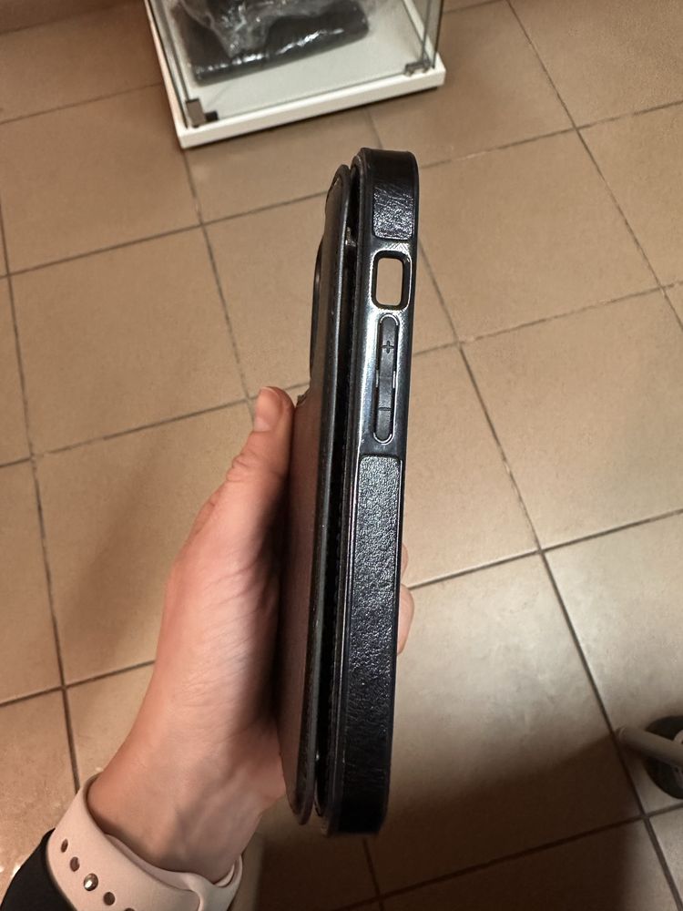 iPhone 14 pro etui czarne karty